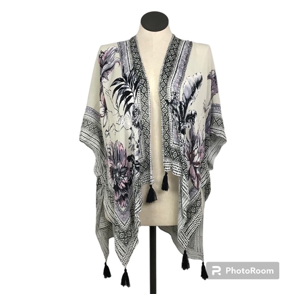 unbranded Tops - Open Front Sleeveless Kimono Women’s Size XXL Multicolor Floral Print Tassels.